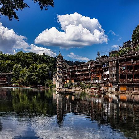 Dream In Fenghuang Apartment Ngoại thất bức ảnh